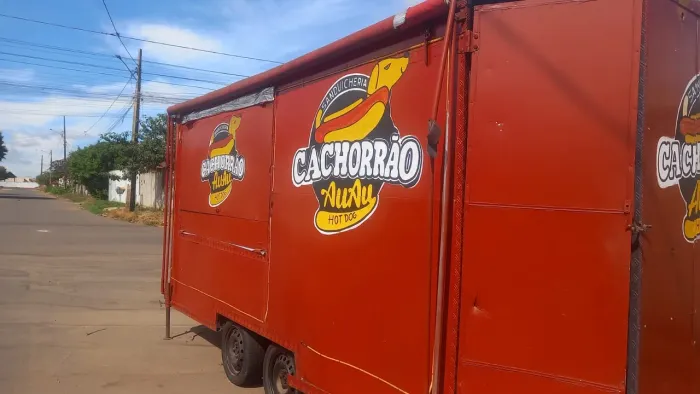 Trailer à Venda - 6 metros | 2 Eixos