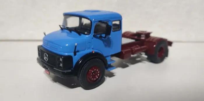Miniatura Caminhão Mercedes 1519 Cavalo 1/64 Ixo