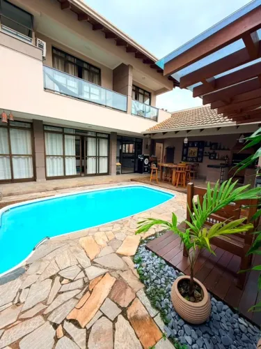 Sobrado com 4 Quartos à venda, 298 m² por R$ 2.499.000 - Condomínio Vale do Arvoredo - Lon