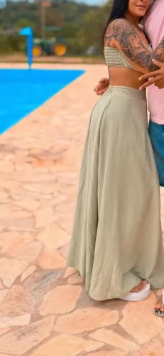 Conjunto cropped e saia 