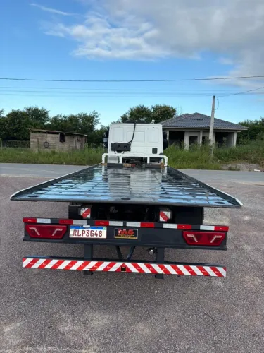 Caminhão Iveco plataforma 2020