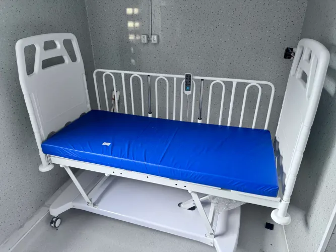 Cama Hospitalar Elétrica Motorizada com Colchão ? Seminova