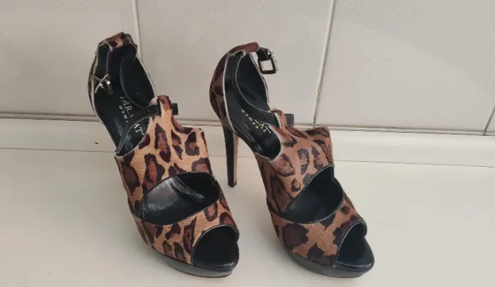 Sandália Salto Agulha Meia Pata, Animal Print De Onça (Usado)