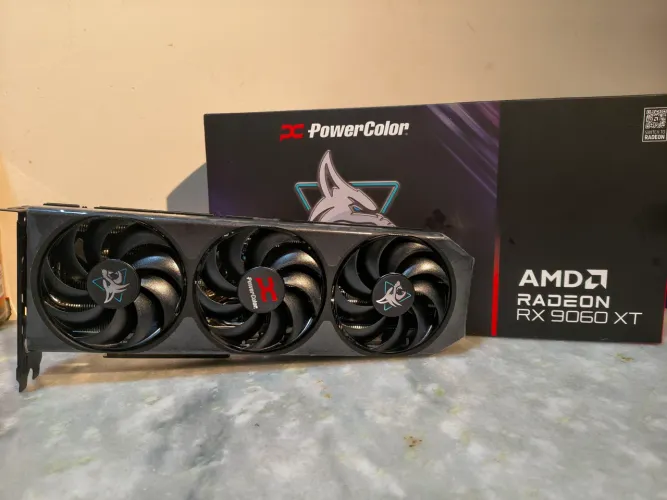 Placa de vídeo rx 9600xt 8gb  nova com plástico de proteção 