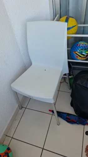 Cadeira pés em alumínio