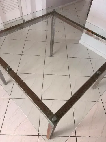 Mesa de vidro usada