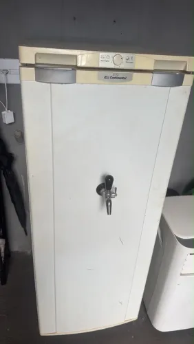 Geladeira com torneira de chopp
