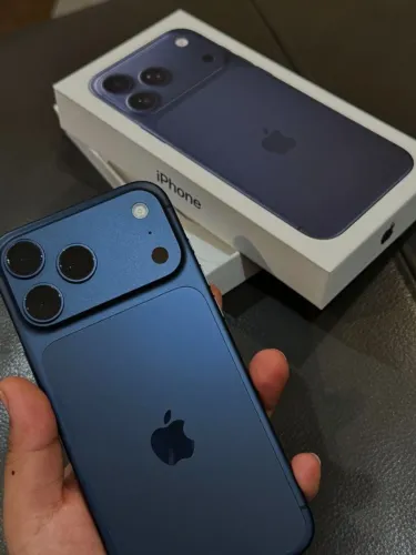 17 Pro 256 GB Lacrado - Azul