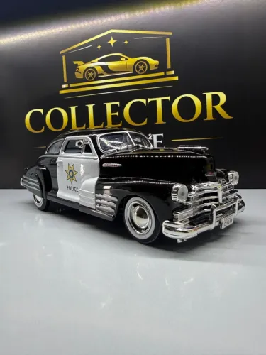 Miniatura Chevrolet Aerosedan Police escala 1:24