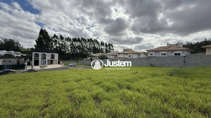 Terreno à venda, 677 m² por R$ 1.520.908 - Condomínio Villa Dos Pinheiros - Indaiatuba/SP