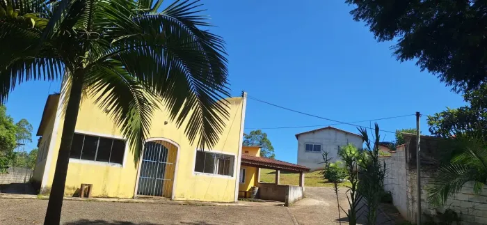 Chácara 10.000m² em Biritiba Mirim | Casa, Igreja, Galpão e Poço Artesiano