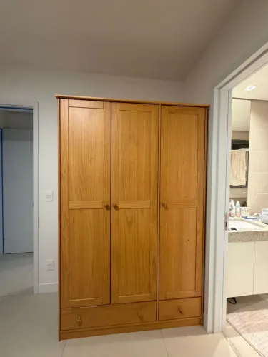 Armário Tok Stok 3 portas
