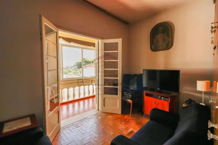 Casa à venda com 180m², 4 quartos e 1 vaga