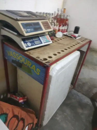 Suporte para vassouras, roudos e pás