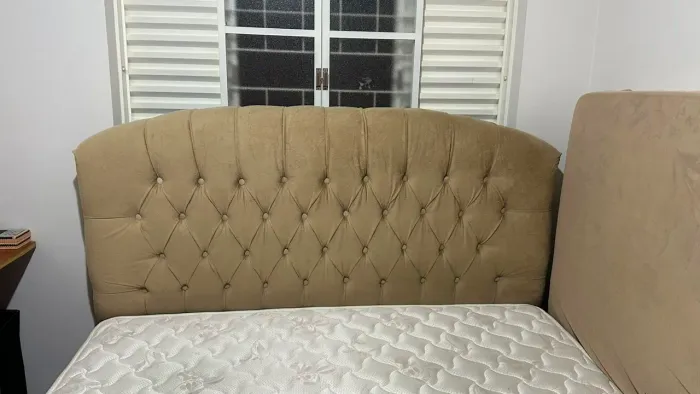 Cama box Queen com colchão e cabeceira