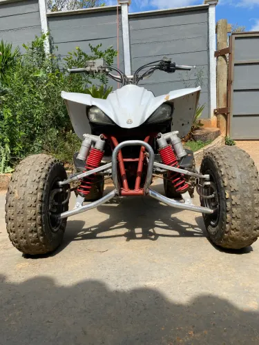 Quadriciclo Yamaha Raptor. 450R