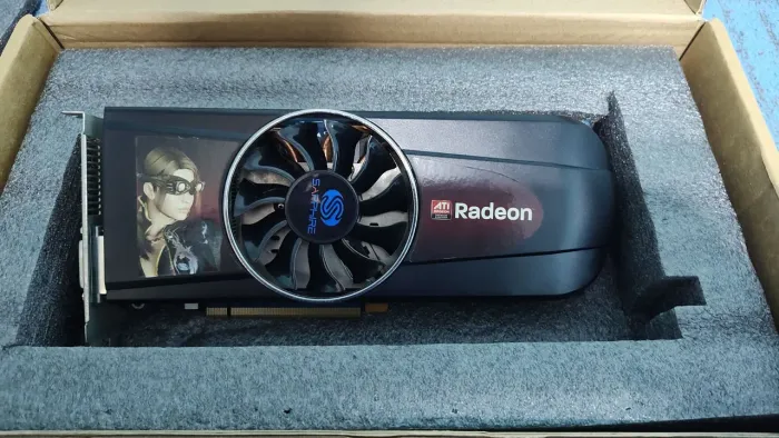 Placa de Vídeo Radeon 5850 Sapphire