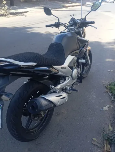 Vendo Moto Yamaha Fazer 250 Particular