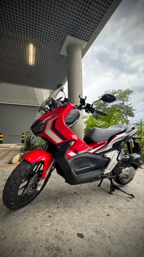 Honda Adv único dono! Km baixo.
