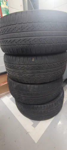 Pneus 245/45ZR20 (quatro)