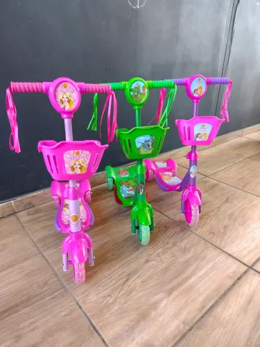 Patinete menino