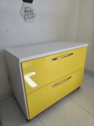 Cômoda (muito nova)