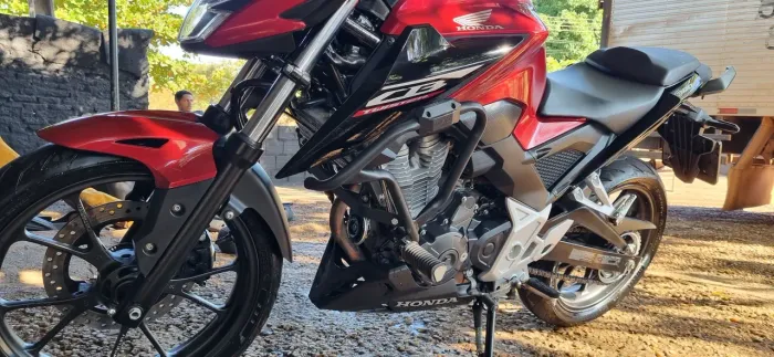 Cb300f abs moto sem detalhes