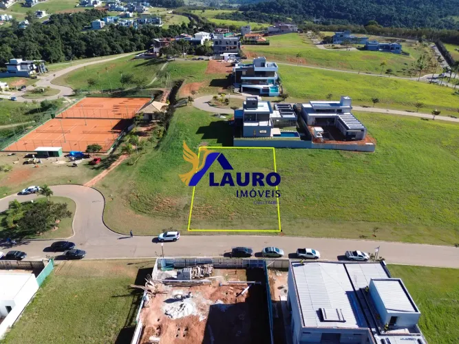 Terreno à venda em condomínio de alto padrão em Itupeva-SP, 800m² no Fazenda Serra Azul!