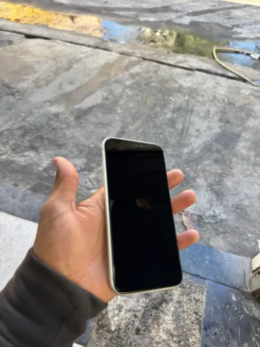 IPHONE XR 64GB