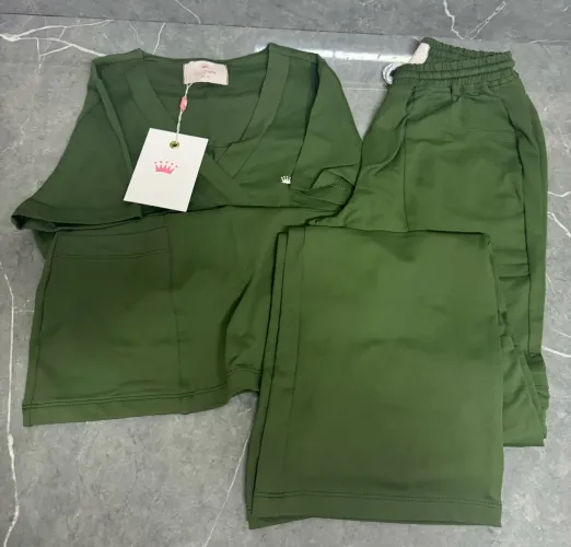 Scrub Coach verde floresta novo