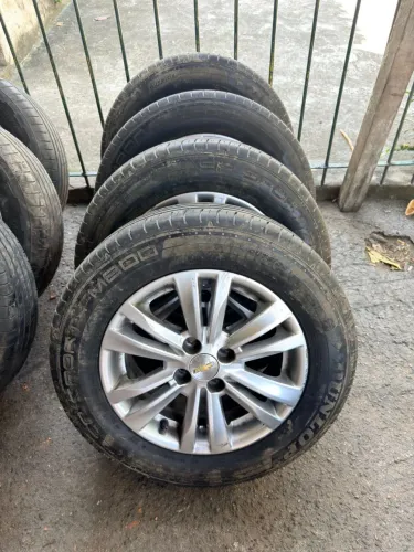 Vendo jogo de rodas chevrolet cobalt 4x100 aro 15