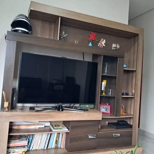 Estante Hack de sala com televisão 