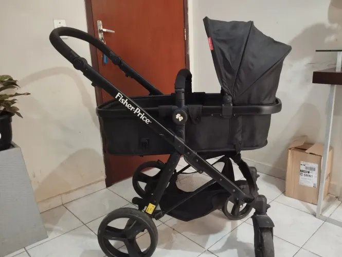 Carrinho tipo moises Fisher Price 