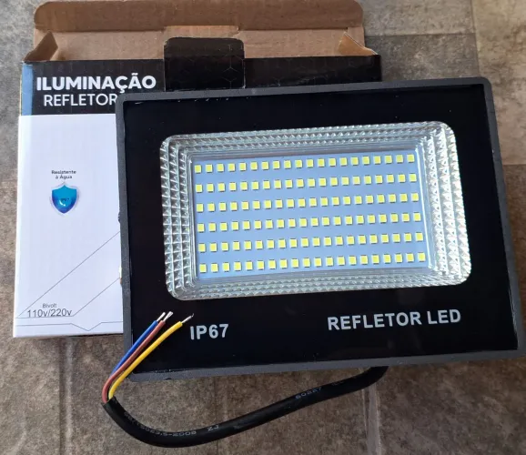 VENDO REFLETOR LED 400W NOVO BIVOLT