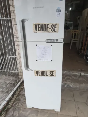 Geladeira 220v