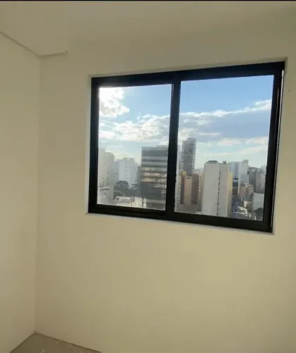Apartamento 1 quarto de 25 m² na Rua José Loureiro, Centro, a passos da UFPR e do Teatro G