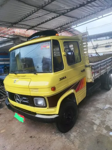 VENDO MERCEDINHA 708