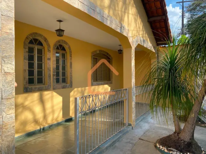 Casa com 3 dormitórios à venda, 146 m² por R$ 520.000,00 - Vila Beatriz - Pouso Alegre/MG