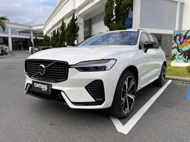 Volvo XC-60 T-8 Ultim.dark 2.0 AWD (híbrido) 2024