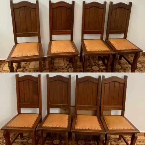 Lindo conjunto com 8 cadeiras em madeira maciça e couro trabalhado