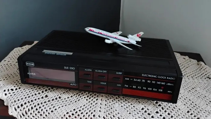 CCE DLE-350 - Rádio Relógio Antigo Vintage Retrô Raridade!!