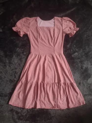 Vestido Feminino Laise Curto Decote Quadrado Romântico