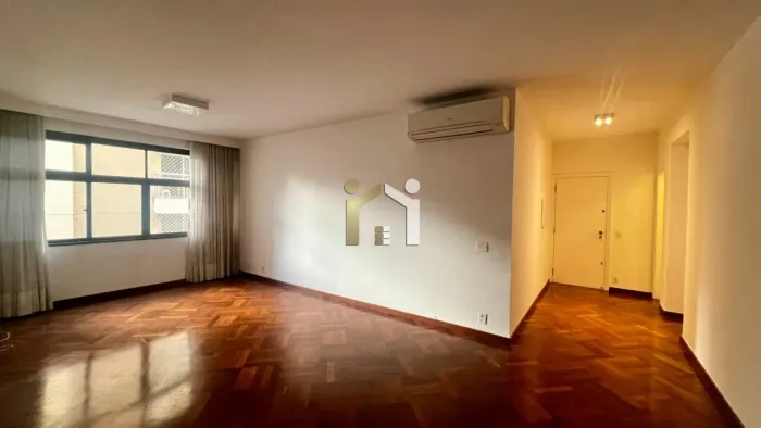 Apartamento 142m² no jardins, 3 quartos sendo 1 suíte e 2 vagas de garagem.