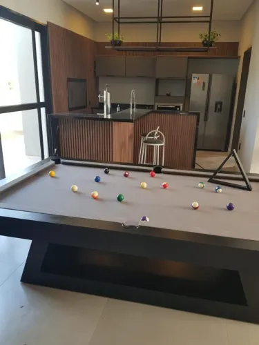 Mesa de alto padrão