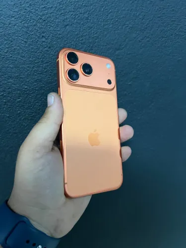 iPhone 17 Pro Max na garantia