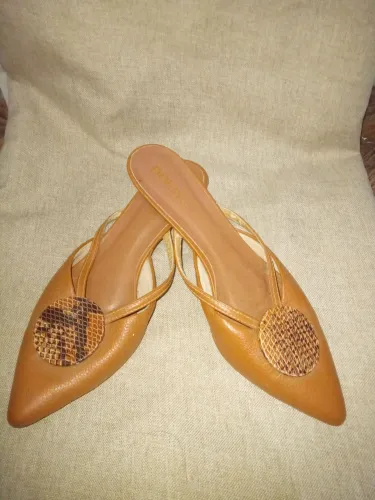 6 sapatos por 100,00