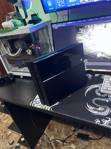 PS4 Fat com 2 controles e 3 jogos desbloqueado