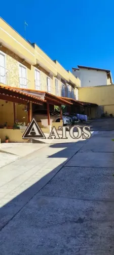 SOBRADO EM CONDOMÍNIO FECHADO Á VENDA