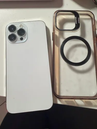 iPhone 13 Pro Max 256gb branco inclui capinha e carregador de bateria MagSafe 
