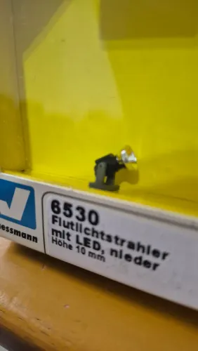 Para sua maquete HO farol de iluminação de fachadas